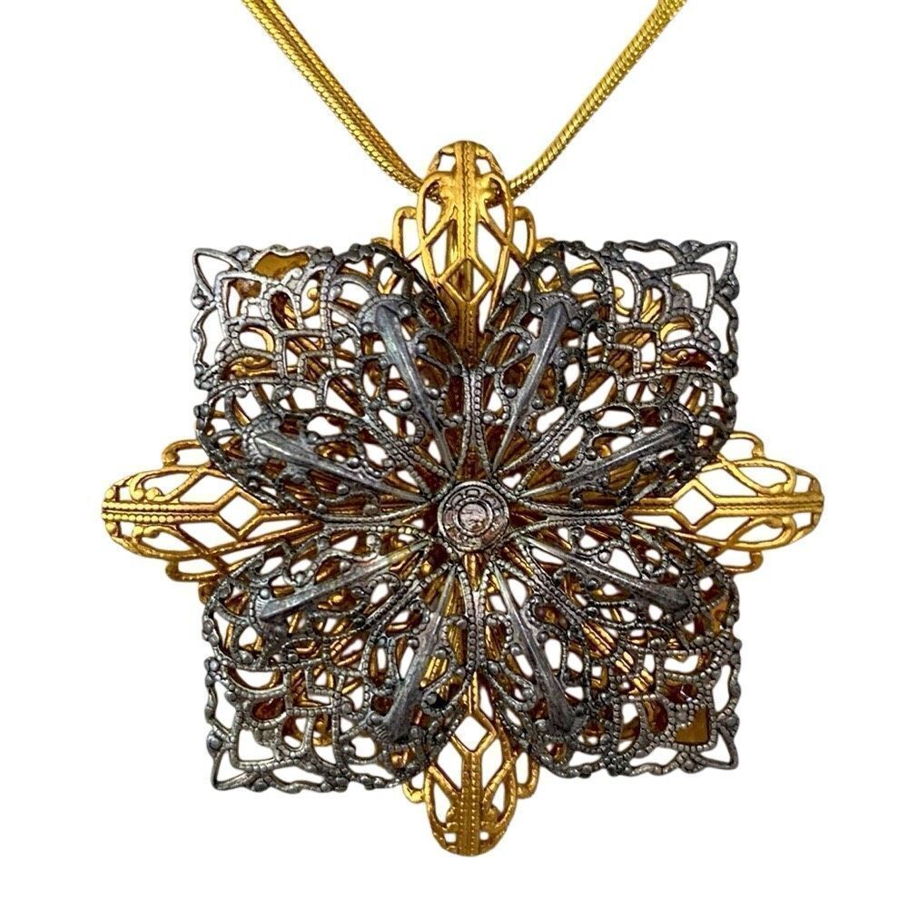 Filigree Sterling Silver & Gold Tone Openwork Medallion Pendant Necklace - Unise